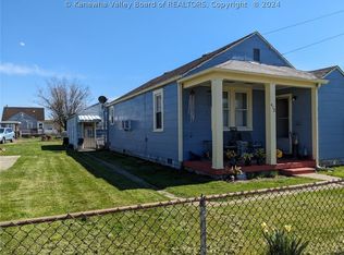 412 18th St, Dunbar, WV 25064