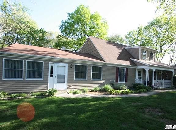 2nd image of 3 Sullivan Ct