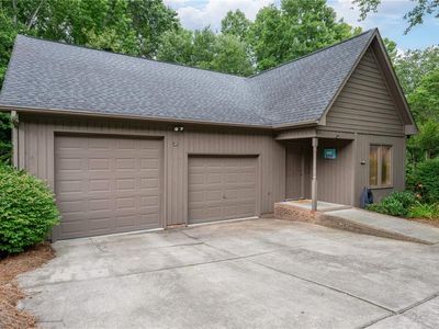 598 Ridgehaven Dr, Winston Salem, NC, 27104