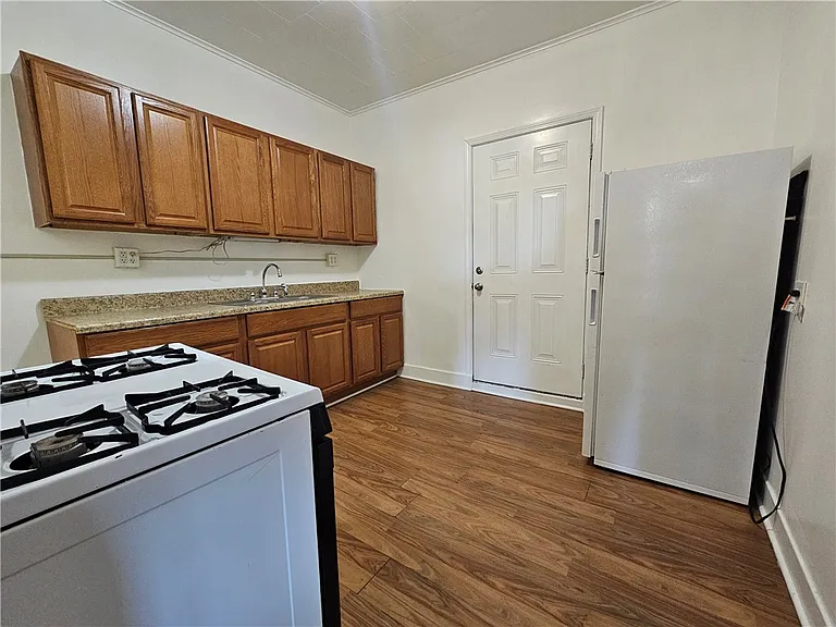 105 Sherman Pkwy — Photo 10