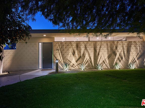 3rd image of 260 Desert Lakes Dr