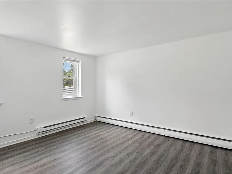 51 Oakland Ave — Photo 13