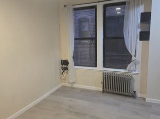 42-11 164th St, Flushing, NY 11358