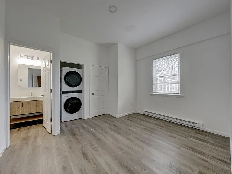 41 E High St #3 — Photo 10