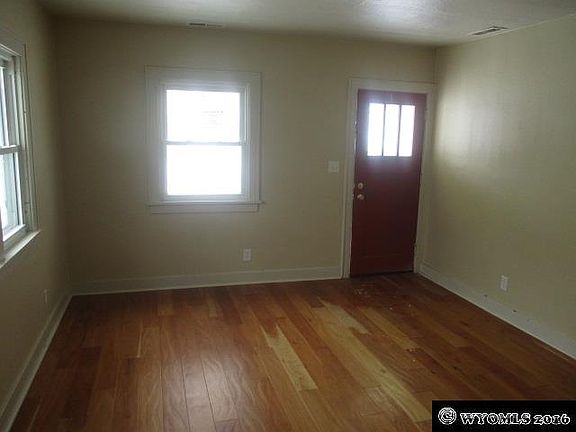 3rd image of 1409 Robertson Ave