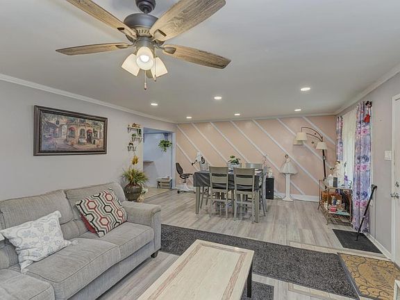 5th image of 105 Queenswood Rd