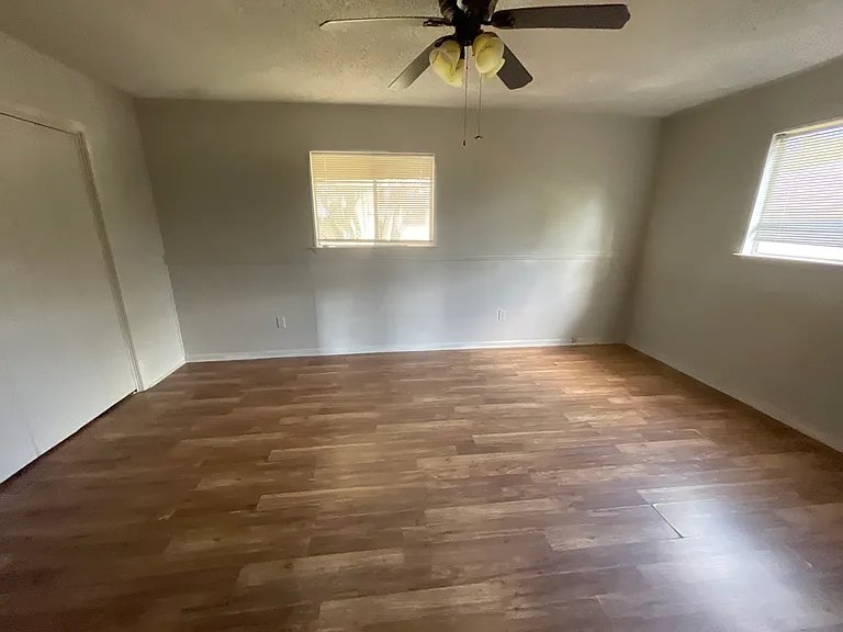 605 W Hanna St — Photo 10