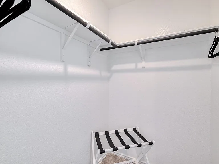 2516 Carpathian Cv — Photo 17