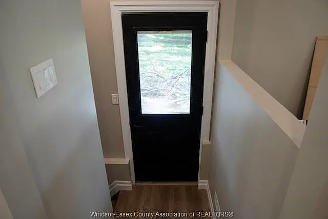 955 Roseland Dr S — Photo 13