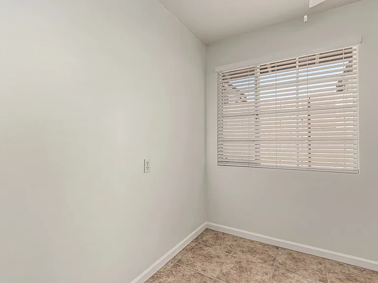 3540 E Montecito Ave — Photo 13