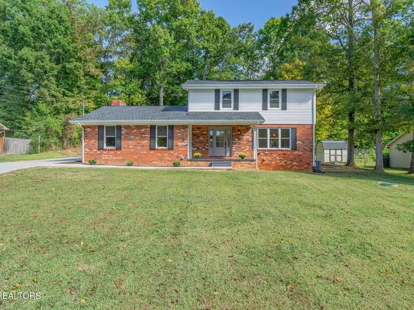 3923 Glen Oaks Dr, Maryville, TN 37804
