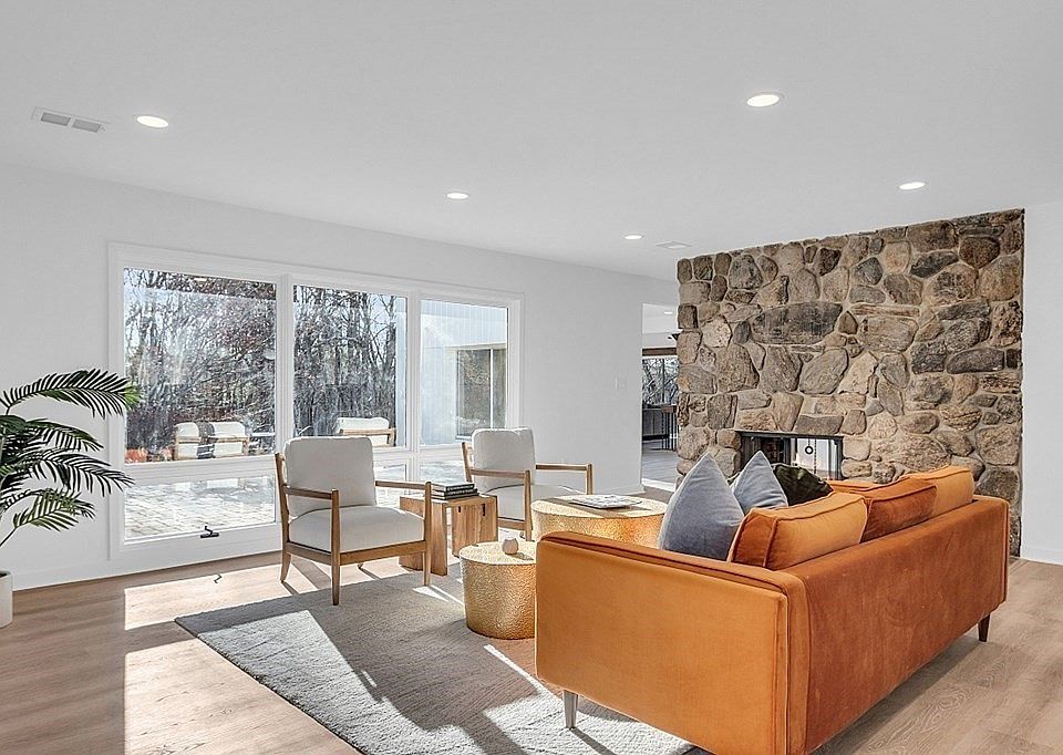 100 Pine Hill Rd, Chelmsford, MA 01824 Zillow