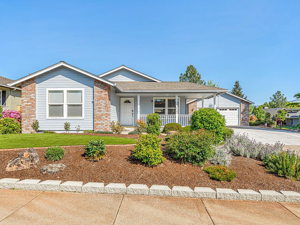 1st image of 798 Saint Andrews Cir