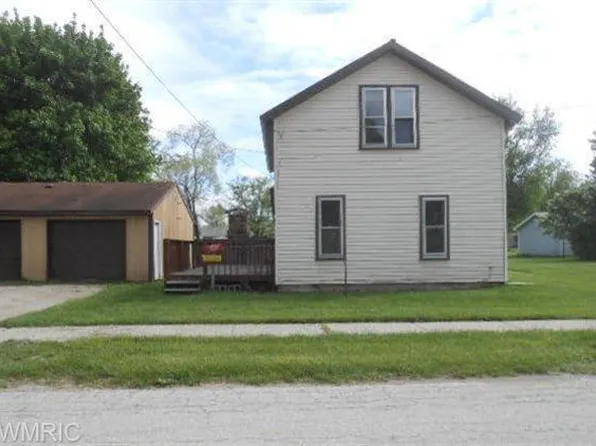 306 W South St, Hartford, MI 49057