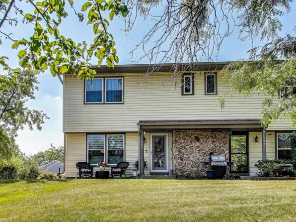 1005 Summit Dr #D, Schaumburg, IL 60193