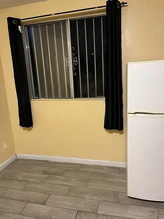 1 bed, 400 sqft, $1,500 — Photo 3