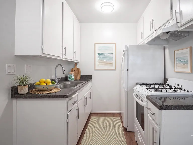 227 Strand St — Photo 3