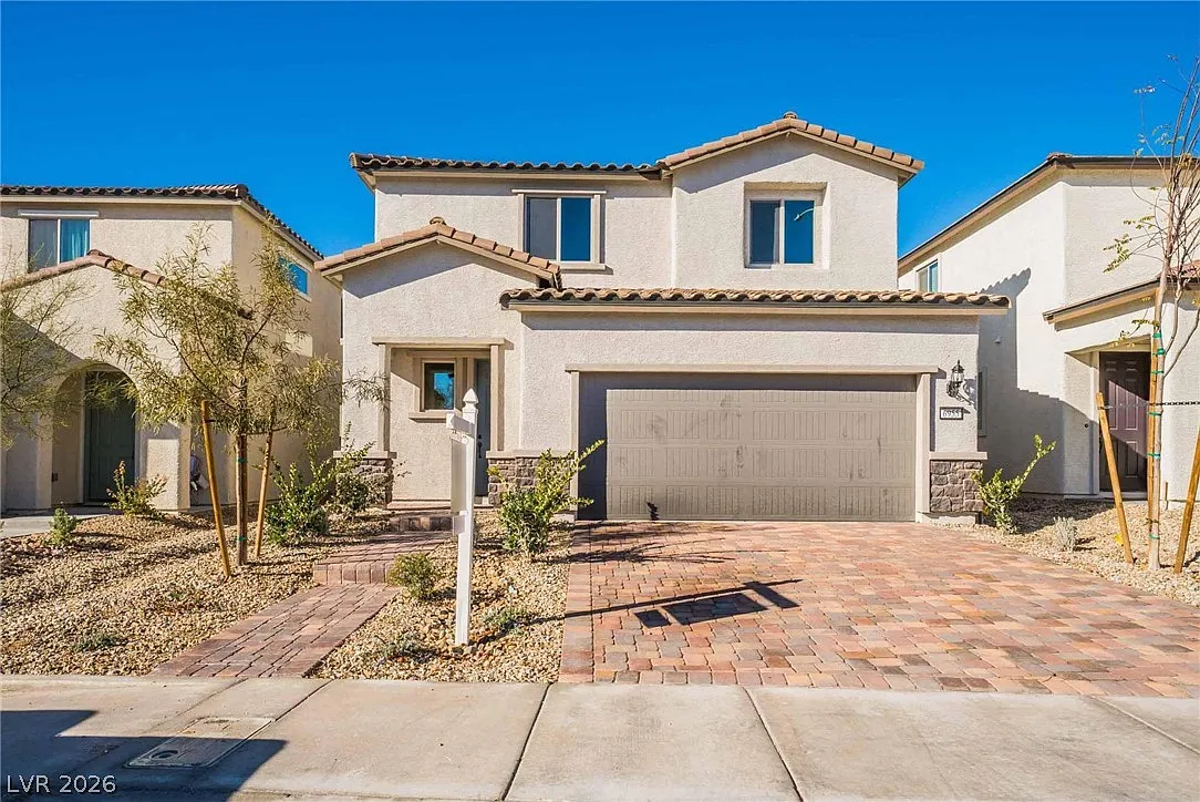 5 bed, 2.5 bath, 2385 sqft, $2,575 — Photo 3