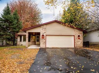 1270 Fallbrook Ln, Woodbury, MN 55125