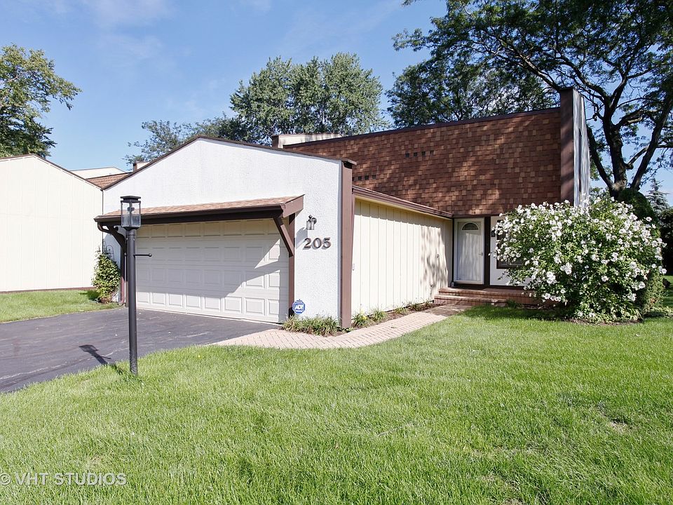 1st image of 205 Cascade Dr