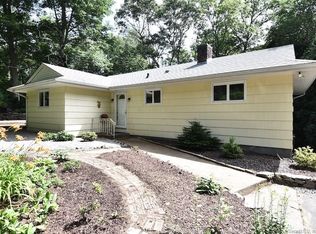 79 Old Norwich Rd, Quaker Hill, CT 06375