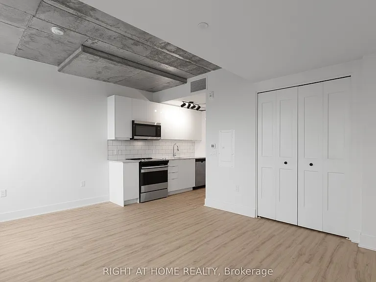 377 Winona Ave #502 — Photo 8