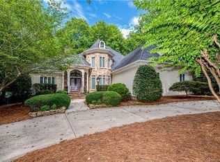 4001 Blossom Hill Dr, Matthews, NC 28104