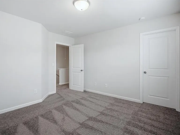 585 Summit Point — Photo 20