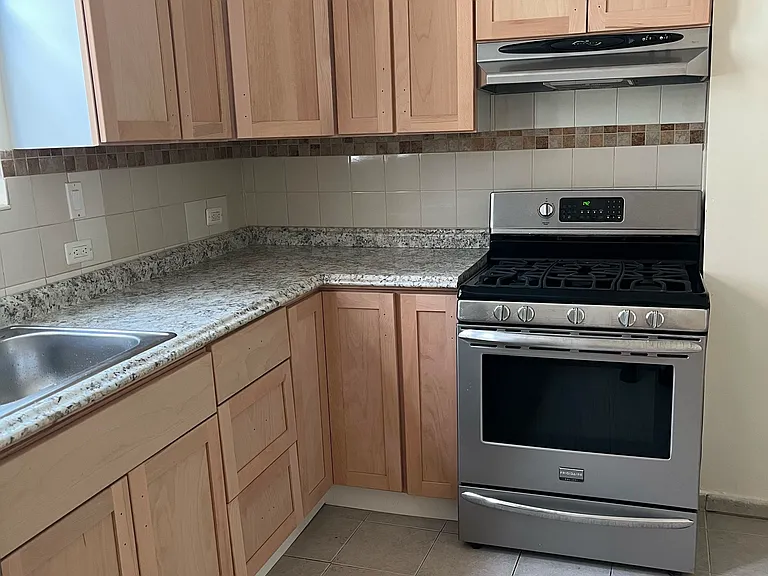 47 Delavan Ave #2 — Photo 28