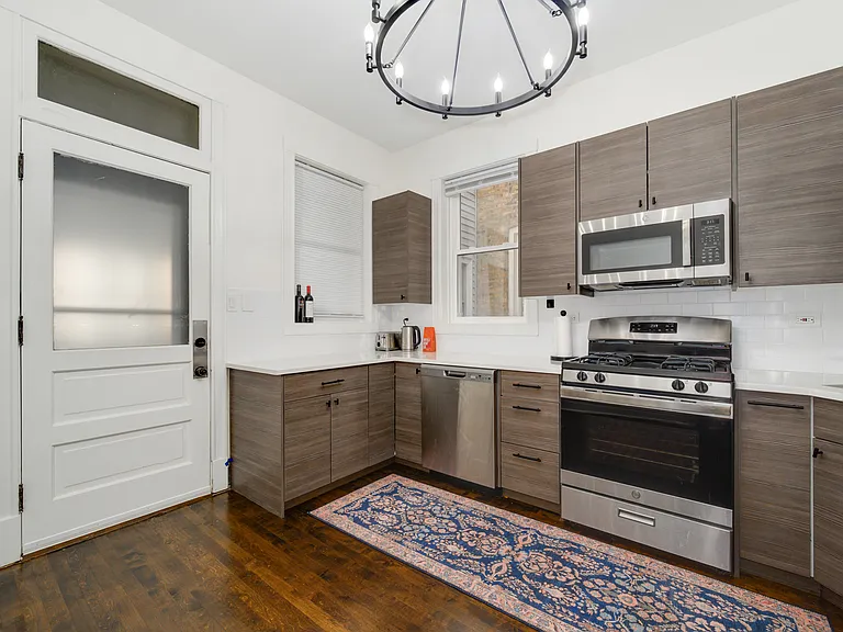 2703 N Sacramento Ave #2 — Photo 9