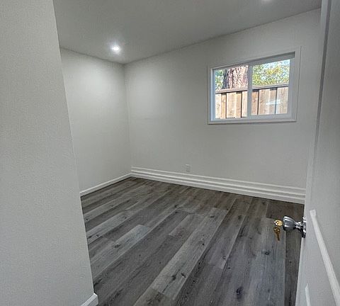 2nd image of 27934 Manon Ave #E