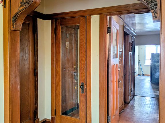 3rd image of 3427 N Hamlin Ave #2