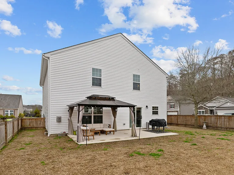 301 Ginger Dr — Photo 44