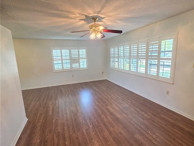 221 Harmony Ln — Photo 6