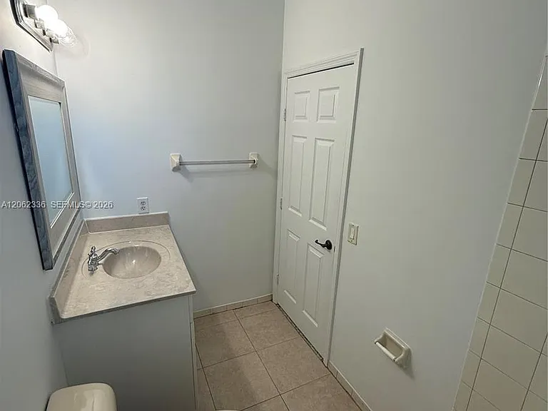 14025 SW 49th St #10 — Photo 14