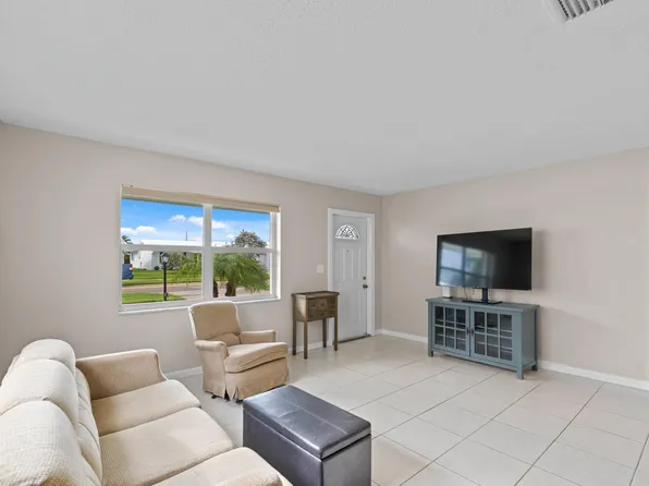 2195 SW 13th Avenue, Boynton Beach, FL 33426