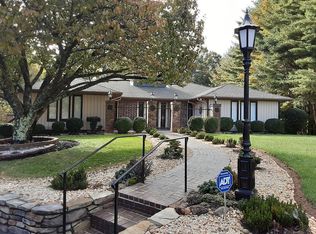 7126 Highfields Farm Trl, Roanoke, VA 24018