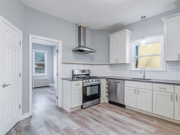 3rd image of 86 W 27th St Unit 4