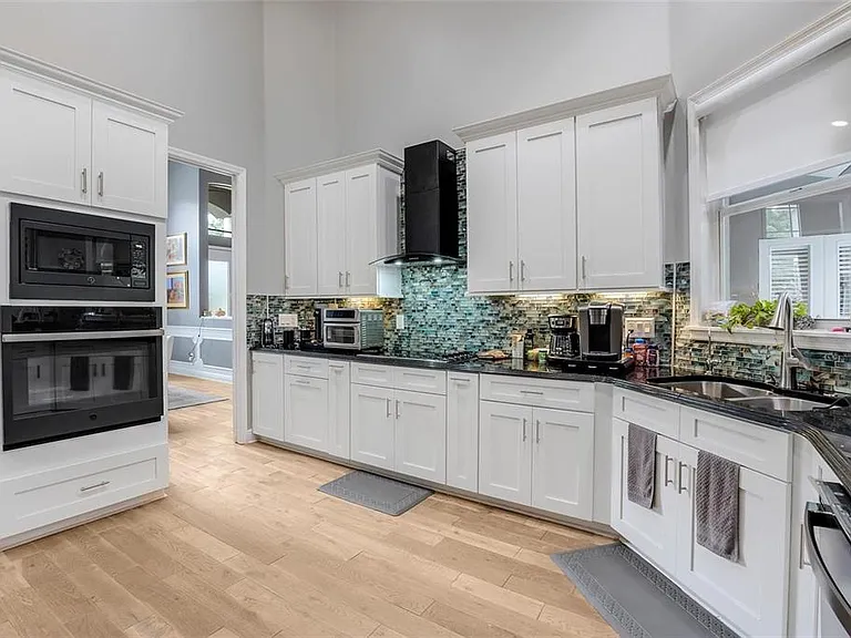 8629 Great Cove Dr — Photo 6