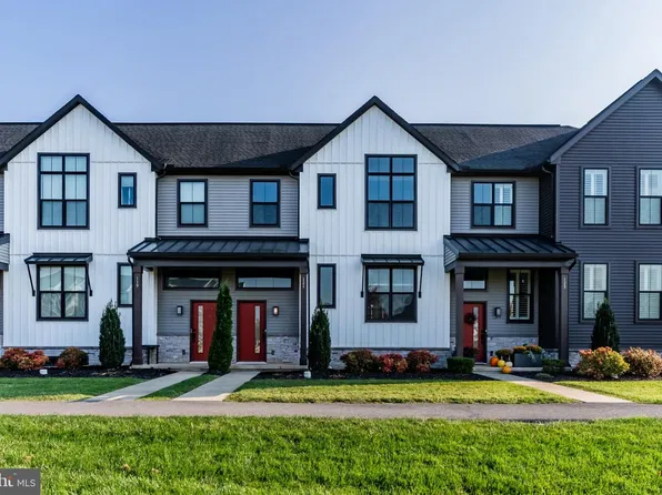 121 Despina Dr, Mechanicsburg, PA 17055