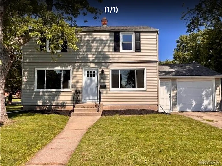 47 Brookville Dr — Photo 1