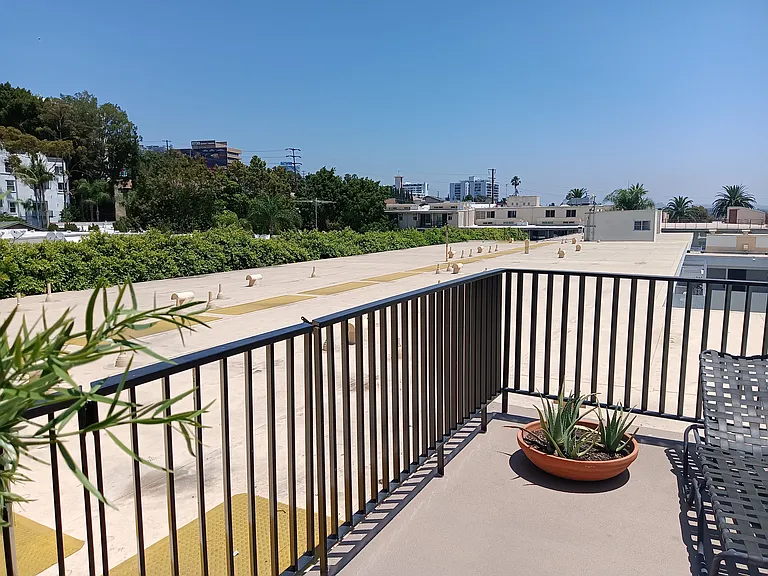 960 Larrabee St #223 — Photo 9