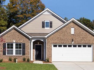 216 Paradise Hills Cir, Mooresville, NC 28115