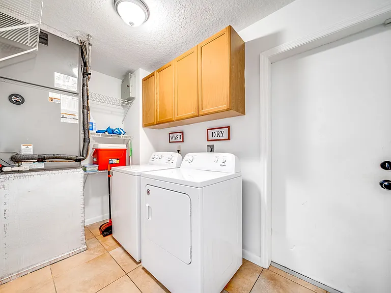 1637 Farmington Cir — Photo 48