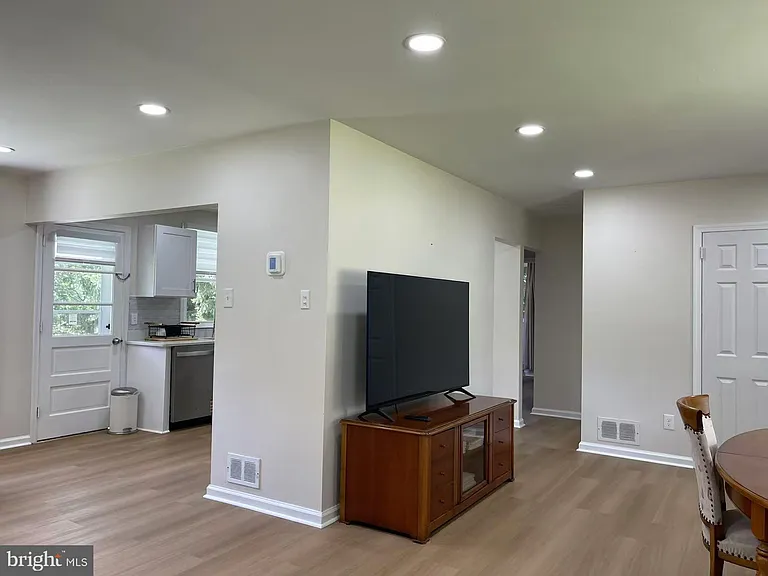 1019 Howellville Rd — Photo 8