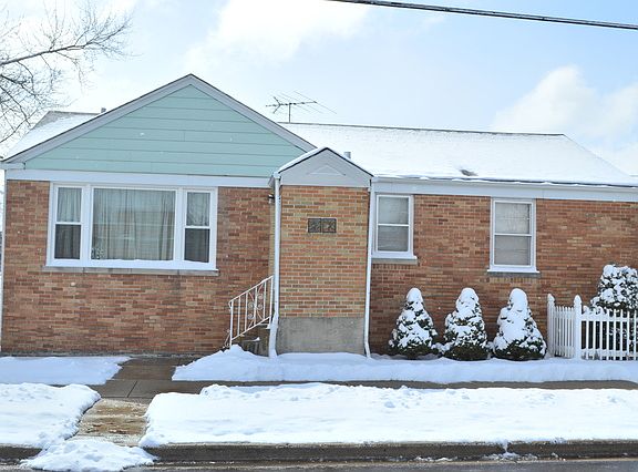 2nd image of 3548 Louis St