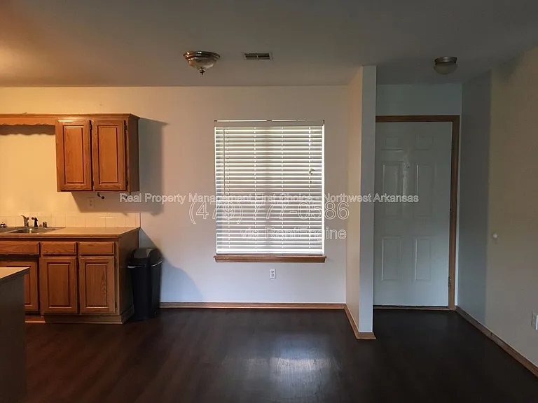 4433 W Cheyenne Dr — Photo 9
