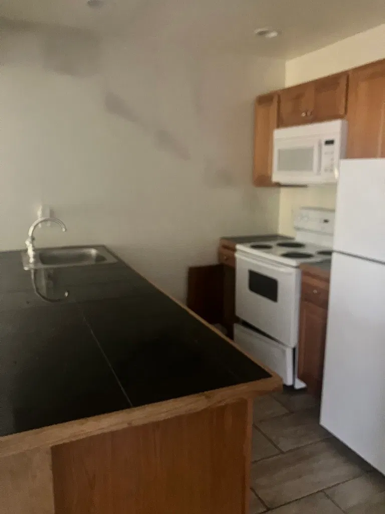 Light and quiet 2nd floor 2-bdrm apartment in Bennington — Photo 4