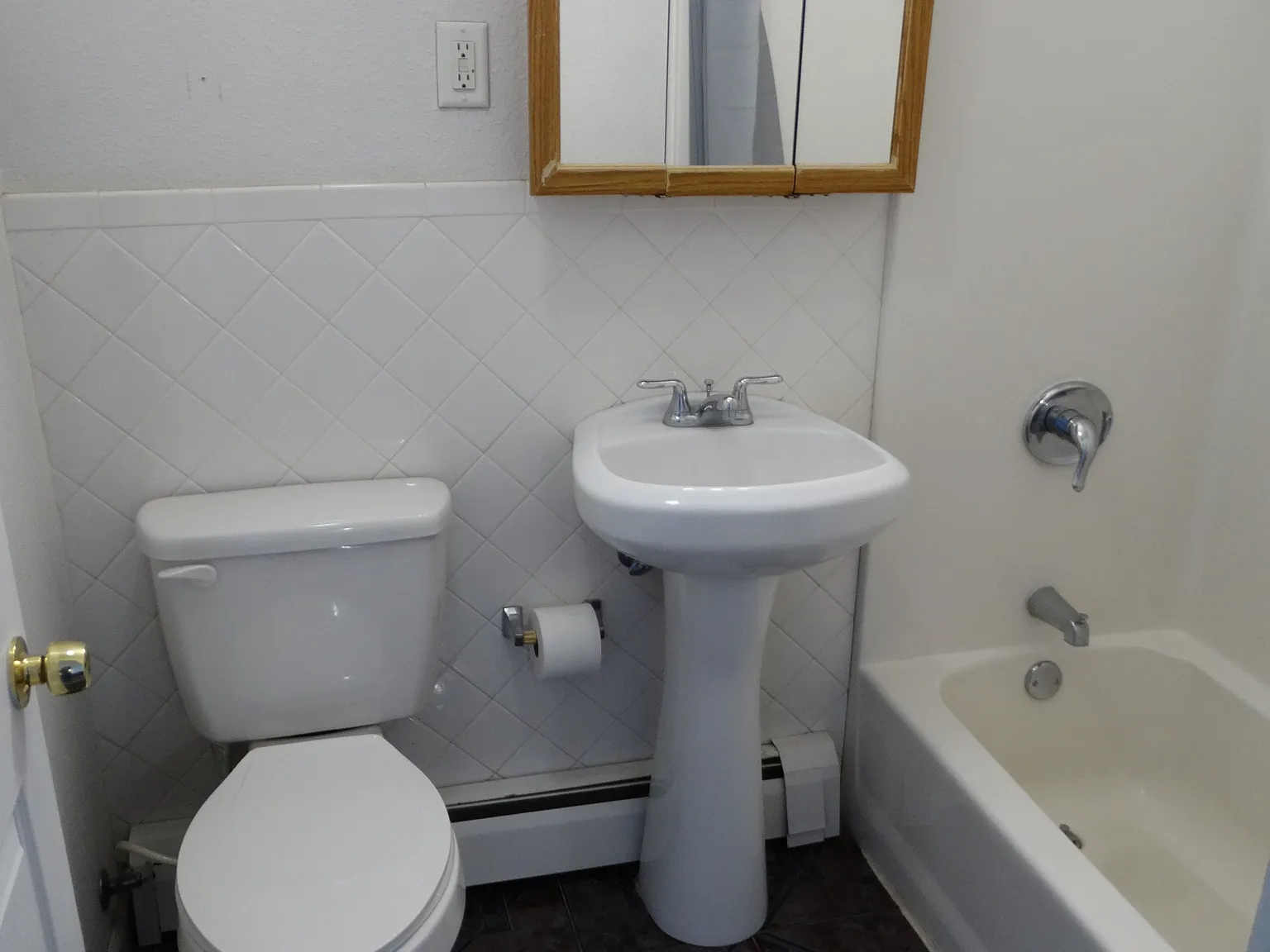 Studio, $675 — Photo 4