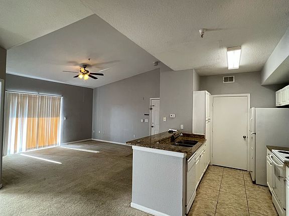 4th image of 5536 Metrowest Blvd #8-307